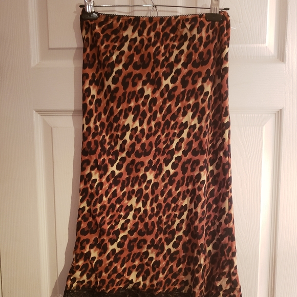 Urban outfitters leopard midi slip skirt - Picture 2 of 6